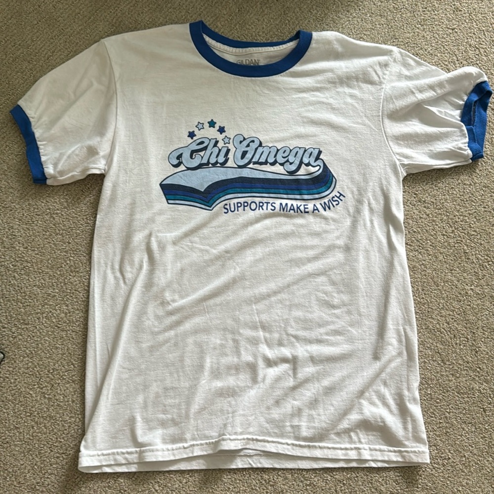 Medium Chi omega sorority tshirt
